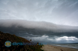 Here's the almost-tail-end of the shelf cloud.