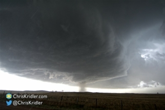 As the mesocyclone shifted east, we got a look at the vault above.