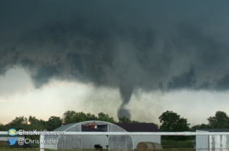 The tornado began to weaken.