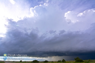 The storm had a low top. You can see a little scud under the base.