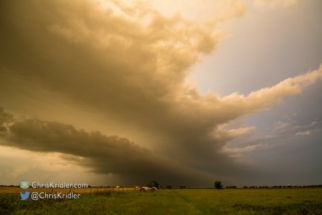 The shelf cloud was tattered but still pretty.