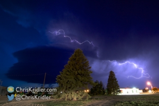 I liked the way this lightning curled around the storm.