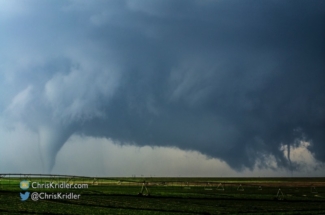 Another shot shows multiple tornadoes on the ground north of Minneola.