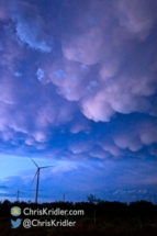 One more shot shows the pretty mammatus above the wind turbines.