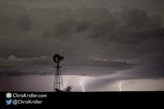 Another shot of lightning with the windmill.