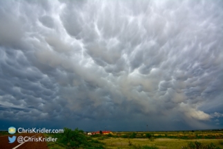 A wide shot of the mammatus.