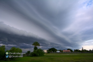 The arcus cloud starts to overtake Cocoa Beach.