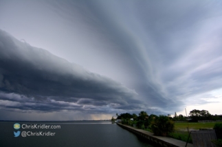 The light transforms the look of the cloud as it moves east.