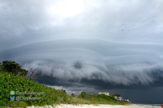 It's always fun to watch these clouds evolve - this one undulated.