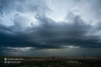 A laminar segment hints at the shelf cloud that was not to be.