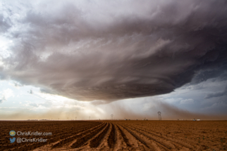 The brown fields of Brownfield reflected their color on the base of the storm.