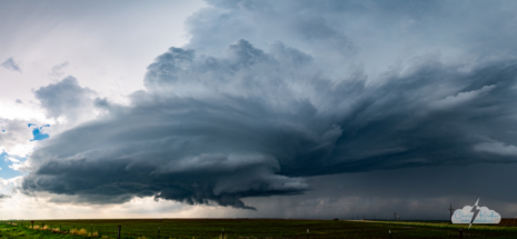 A panoramic view of the storm.