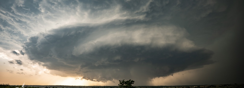 19 May 2024: Dramatic Oklahoma tornadic supercell – a real mothership!