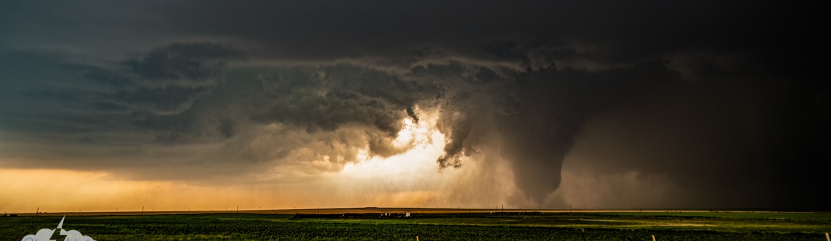 23 May 2024: Stunning shape-shifting Oklahoma tornado